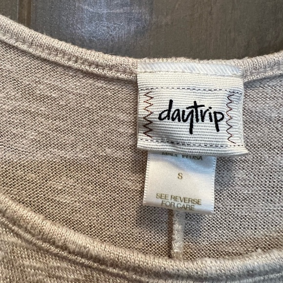 #1254. Daytrip Cream Lightweight Pullover Sweater w/Sequin & Rhinestones. Size S - Picture 3 of 9